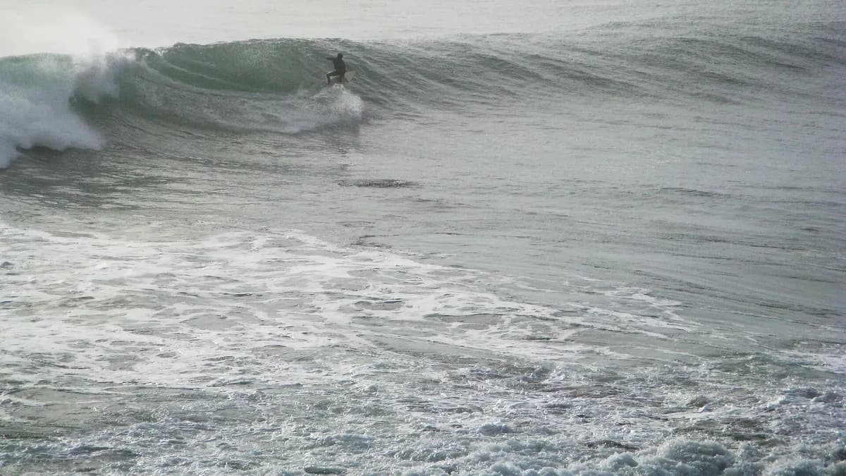 Qué hacer en Pichilemu: las olas de Punta de Lobos, las salinas de Cáhuil y el barrio Ross