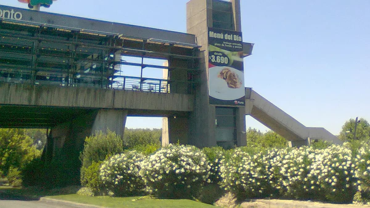 Bencinas se mantienen este jueves tras cinco alzas: cuánto cuesta hoy un viaje en auto desde Santiago